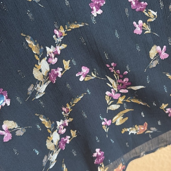 Nine Britton Floral Blouse/ Size medium/ NWT - Picture 5 of 9